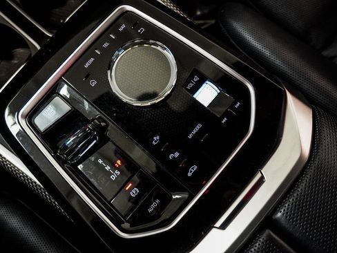 Used 2023 BMW 760i xDrive 760i xDrive w/ Executive Package image 33