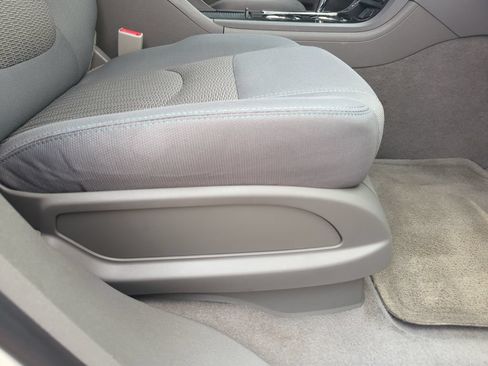Used 2015 Chevrolet Traverse LT FWD image 38