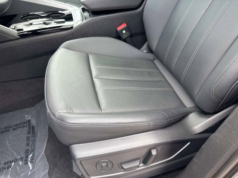 Certified 2025 Audi Q5 Premium w/ Convenience Package AWD/4WD image 19