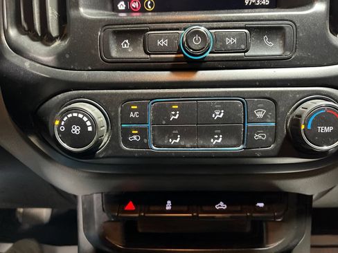 Used 2022 Chevrolet Colorado W/T w/ WT Convenience Package AWD/4WD image 29