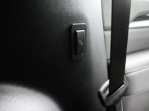 Used 2025 Cadillac Escalade ESV Premium Luxury image 42