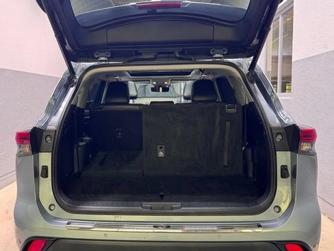 Used 2021 Toyota Highlander Platinum AWD/4WD image 39