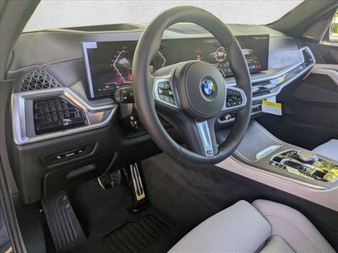 Used 2026 BMW X5 xDrive40i w/ M Sport Package AWD/4WD image 3