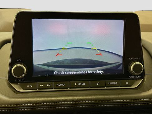 Used 2023 Nissan Rogue S AWD/4WD image 23