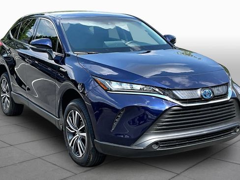 Certified 2021 Toyota Venza LE AWD/4WD image 3