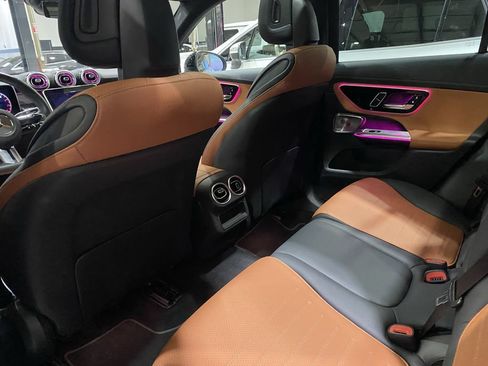 Used 2026 Mercedes-Benz GLC 300 image 4