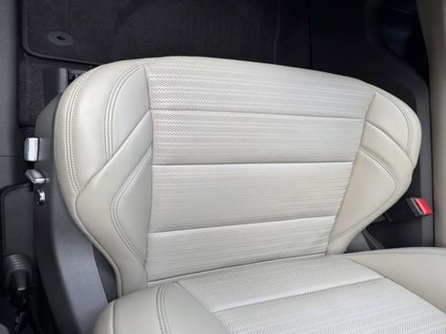 Used 2025 Lincoln Nautilus Reserve AWD/4WD image 13