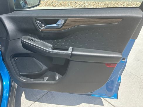 Used 2020 Ford Escape Titanium AWD/4WD image 20