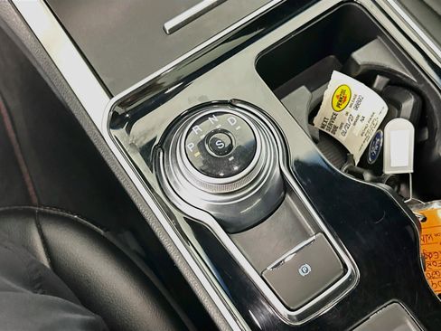 Used 2020 Ford Edge ST-Line w/ Cold Weather Package FWD image 25