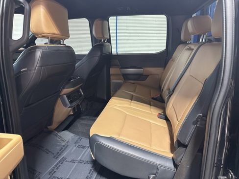 Used 2024 Ford F350 Lariat w/ Chrome Package image 12