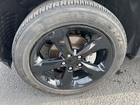 Used 2023 Jeep Grand Cherokee Altitude image 5