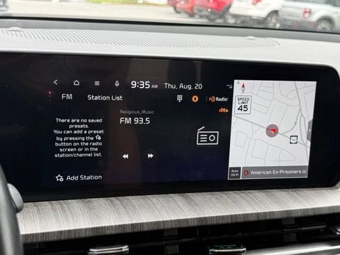 Used 2024 Kia Telluride EX w/ EX Captain's Chair Package FWD image 23