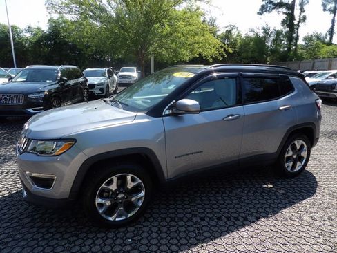 Used 2018 Jeep Compass Limited w/ Navigation Group AWD/4WD image 3