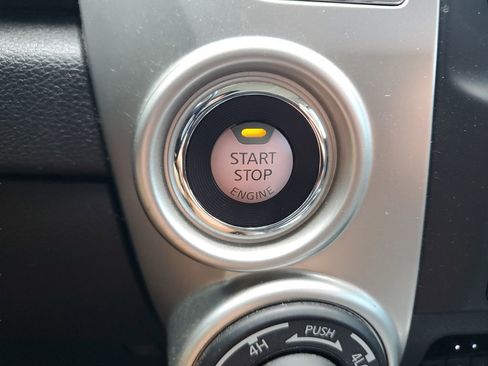Used 2019 Nissan Titan SV w/ SV Convenience Package AWD/4WD image 23
