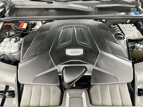 Certified 2020 Porsche Cayenne image 37