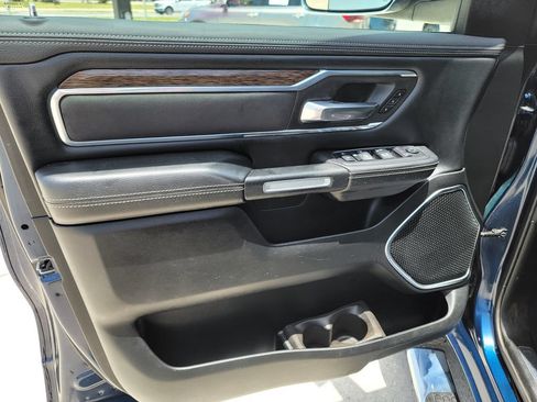 Used 2019 RAM 1500 Laramie AWD/4WD image 10