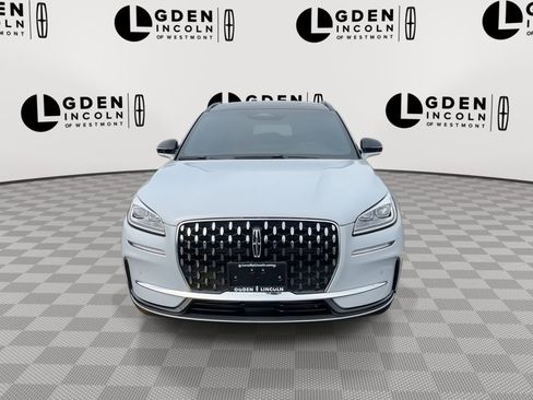 Used 2025 Lincoln Corsair Reserve w/ Rear Removable Package Tray FWD image 3
