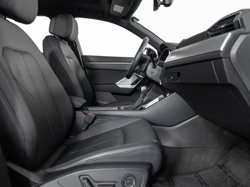 Used 2020 Audi Q3 2.0T Premium Plus w/ Premium Plus Package image 27