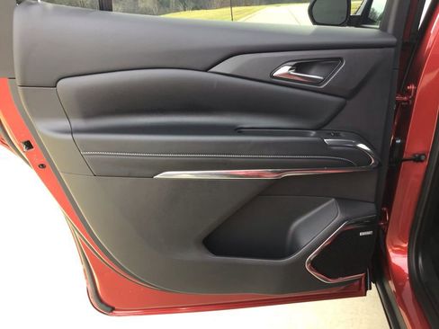 New 2026 Chevrolet Traverse LT w/ Enhanced Driving Package FWD image 13