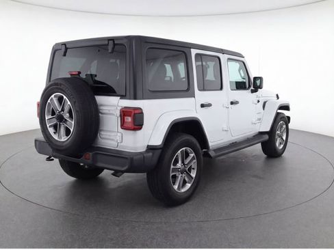 Used 2020 Jeep Wrangler Unlimited Sahara w/ Safety Group image 4