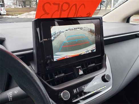 Used 2024 Toyota Corolla LE image 27