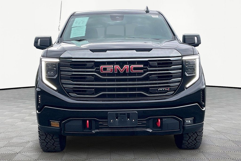 Used 2022 GMC Sierra 1500 AT4 w/ AT4 Preferred Package AWD/4WD image 2