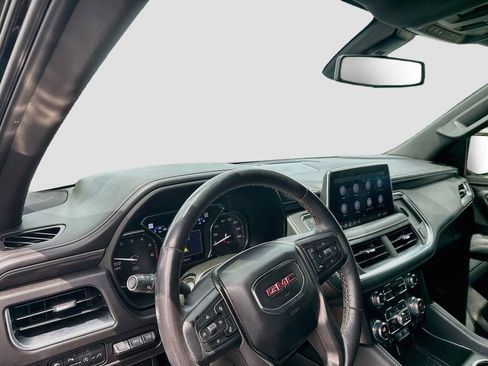 Used 2021 GMC Yukon XL AT4 w/ AT4 Premium Package AWD/4WD image 12