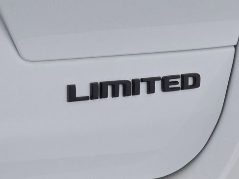 New 2025 Jeep Grand Cherokee L Limited w/ Luxury Tech Group II image 16