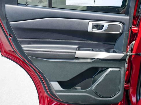 Certified 2023 Ford Explorer XLT AWD/4WD image 17