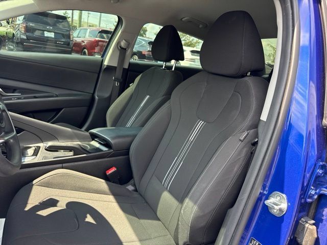 Used 2024 Hyundai Elantra SEL FWD image 12