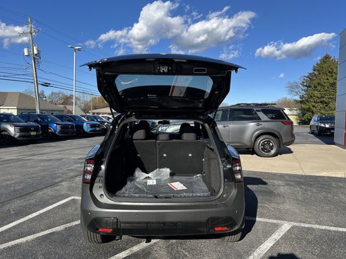 New 2025 Nissan Kicks SV image 7