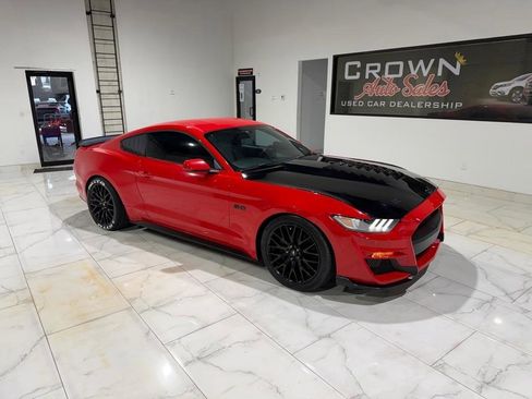 Used 2017 Ford Mustang GT w/ GT Performance Package RWD image 3