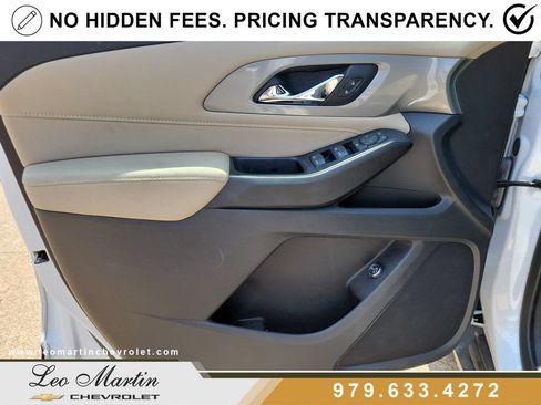 Used 2024 Chevrolet Traverse LT FWD image 19