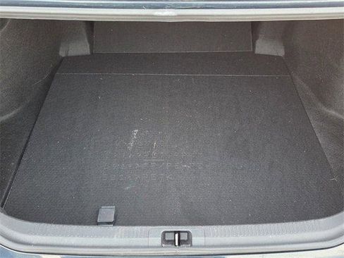 Used 2019 Toyota Camry LE image 13