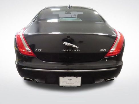 Used 2015 Jaguar XJ image 4