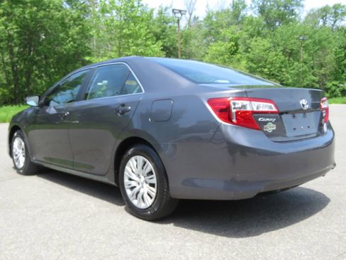 Used 2014 Toyota Camry LE FWD image 7