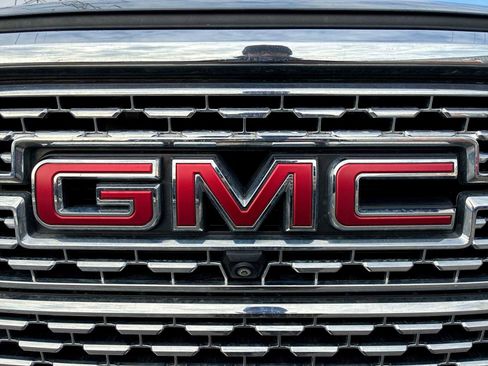 Certified 2020 GMC Sierra 1500 Denali w/ Denali Ultimate Package image 32