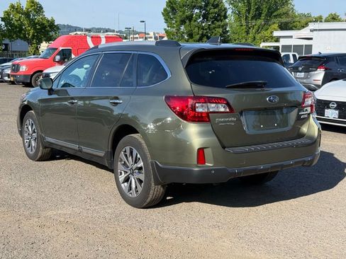 Used 2017 Subaru Outback 2.5i Touring w/ Popular Package #5A AWD/4WD image 3
