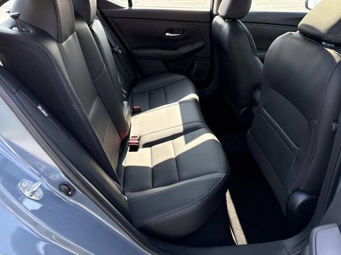 Used 2025 Nissan Sentra SR w/ SR Premium Package FWD image 21