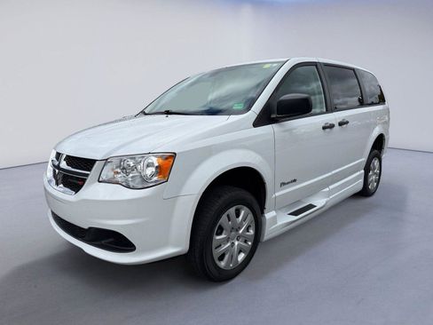 Used 2019 Dodge Grand Caravan SE image 7