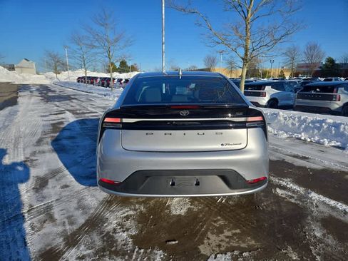 Used 2024 Toyota Prius Prime SE image 4