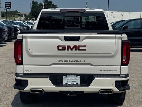 Used 2022 GMC Sierra 1500 Denali w/ Driver Alert Package II AWD/4WD image 4