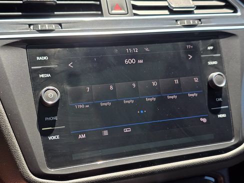 Used 2020 Volkswagen Tiguan SE w/ Panoramic Sunroof Package FWD image 39