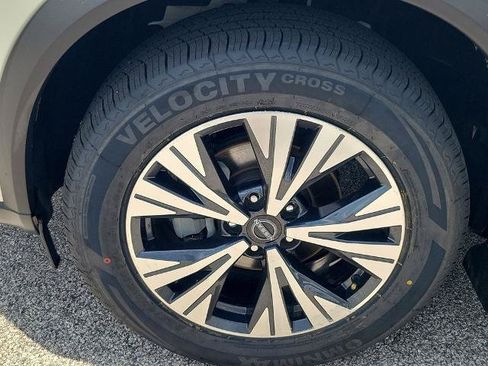 Certified 2023 Nissan Rogue SV FWD image 12