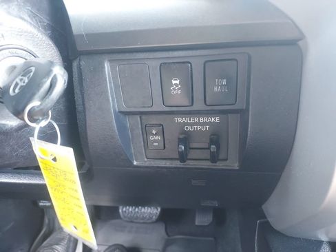 Used 2019 Toyota Tundra SR5 w/ SR5 Upgrade Package AWD/4WD image 21