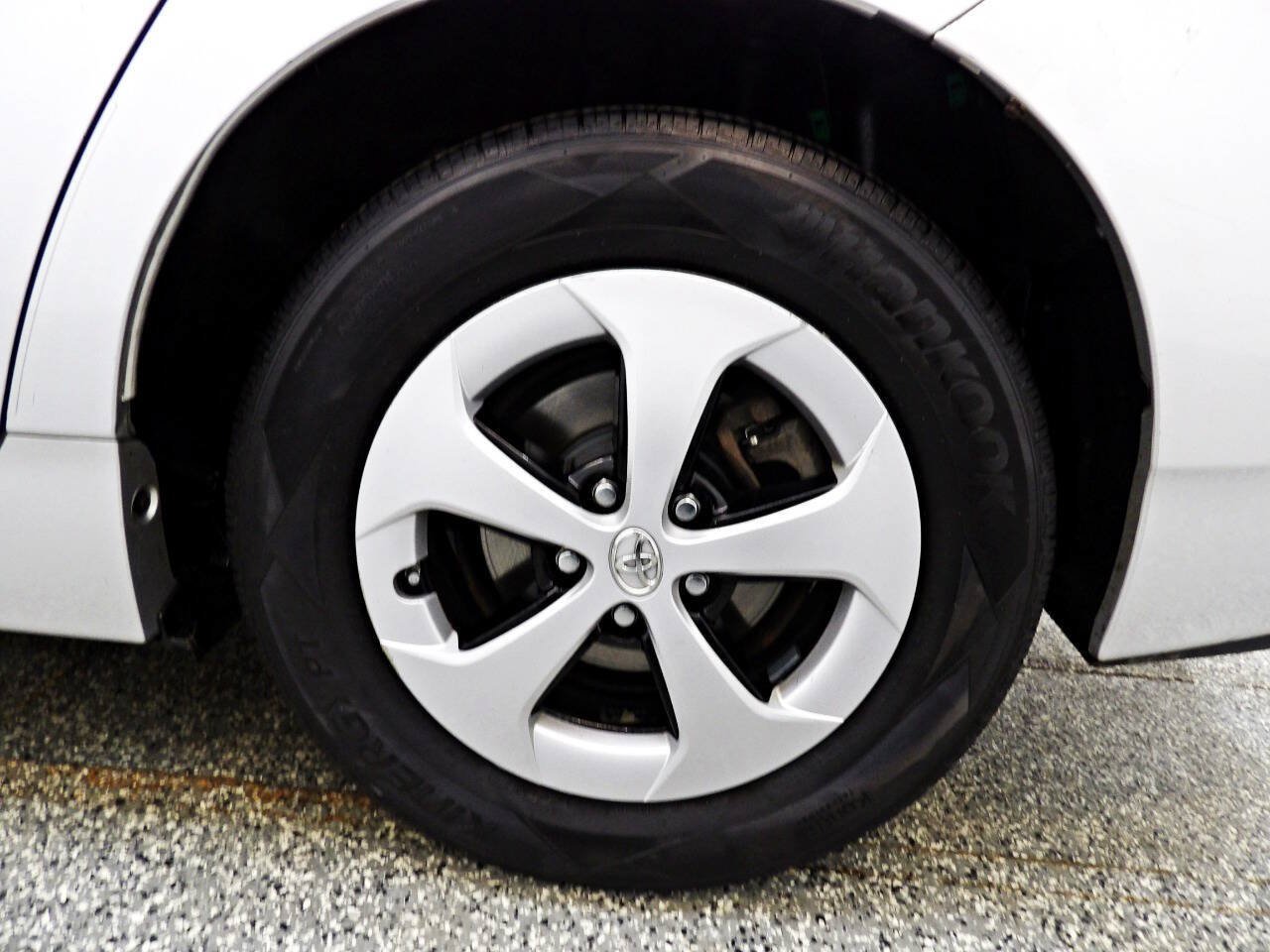 Used 2015 Toyota Prius Two FWD image 19