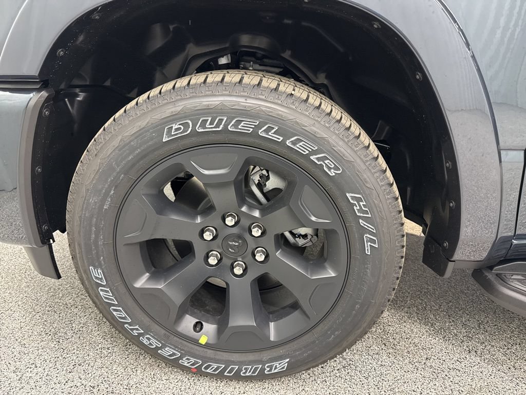 New 2026 RAM 1500 4x4 Crew Cab image 11