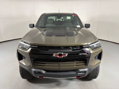 Used 2025 Chevrolet Colorado ZR2 AWD/4WD image 3