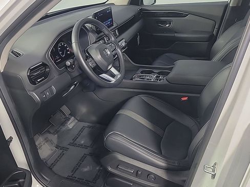 Certified 2025 Honda Pilot EX-L image 17