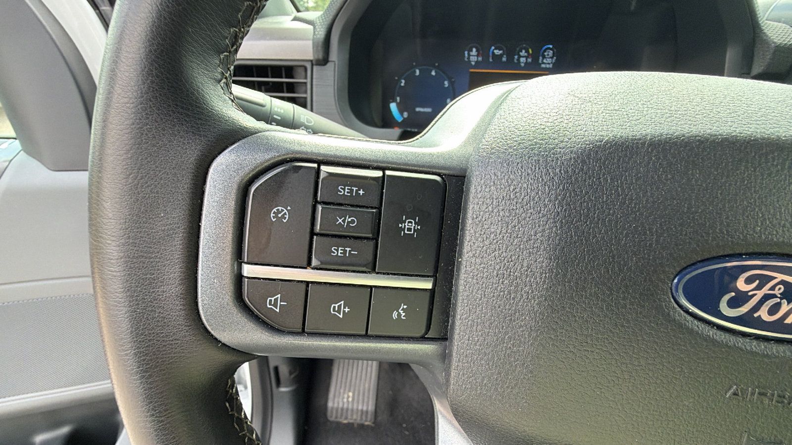 Used 2025 Ford F150 XLT w/ Equipment Group 301A Standard AWD/4WD image 27